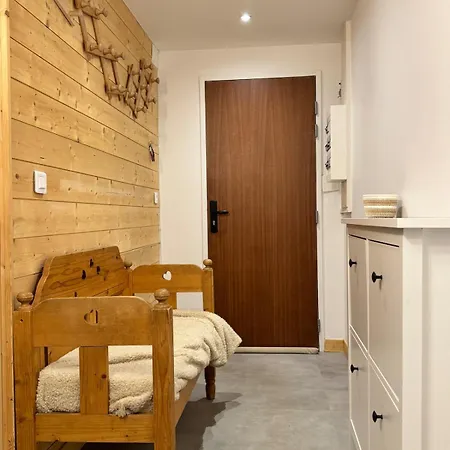 Ideal Location, Sunny, Cozy, Quiet Apartman *